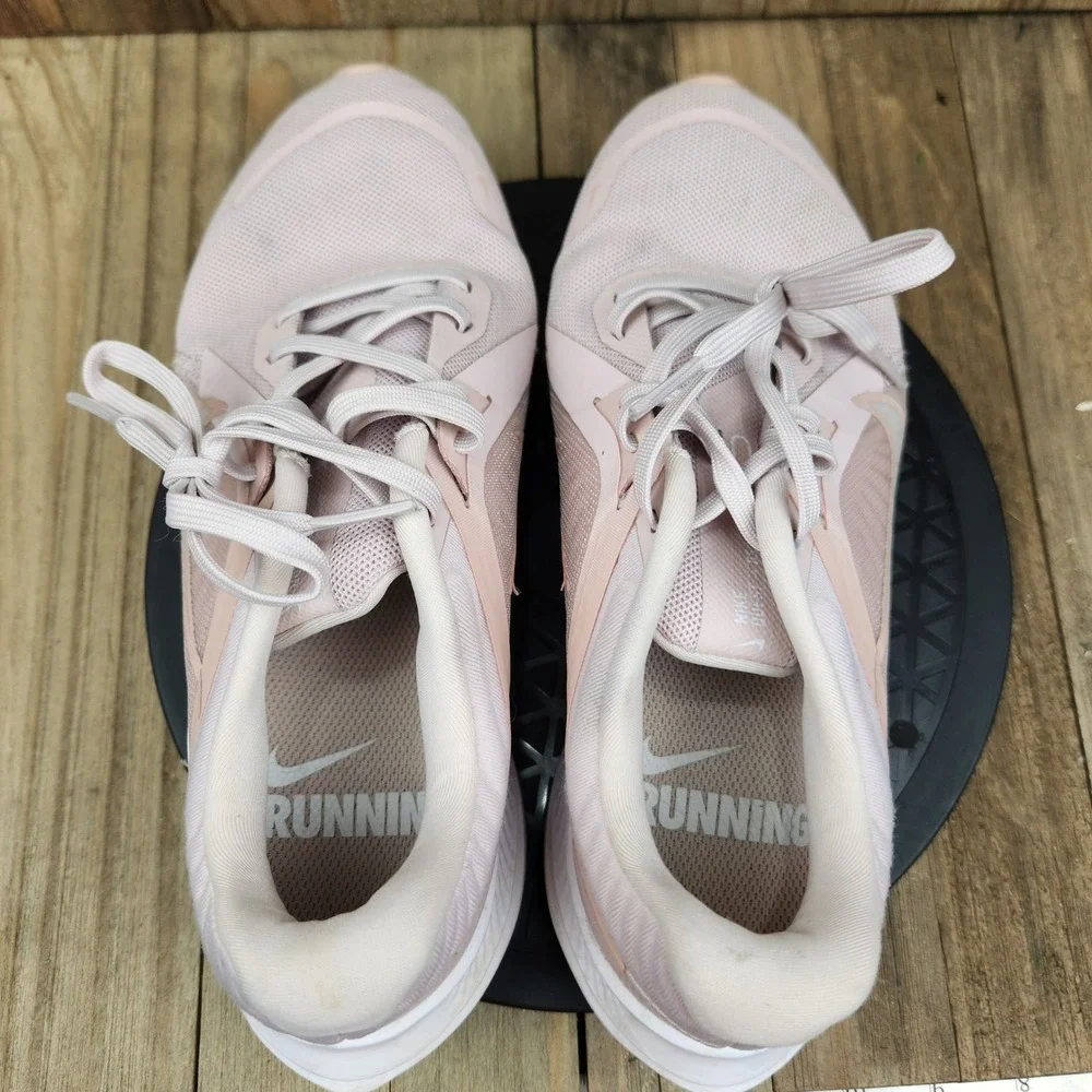 Nike Quest 5 Running Shoes Womens size 6.5 Running Shoes Pink White DD9291-600